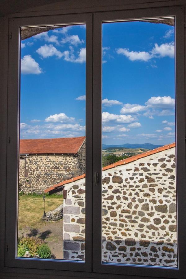 Bed and Breakfast Domaine de Bauzit Vals-pres-le-Puy Exterior foto