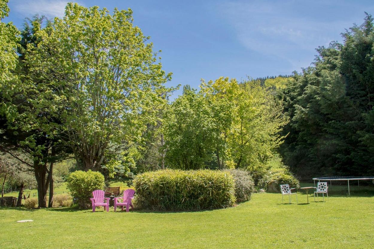 Bed and Breakfast Domaine de Bauzit Vals-pres-le-Puy Exterior foto